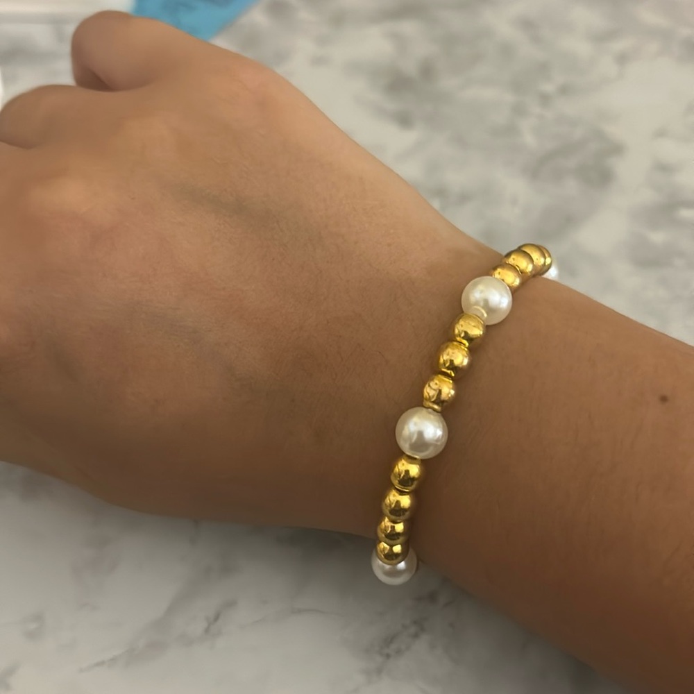 BAISIC GOLDEN PERAL CHARM  BRACELET !!💋🐬